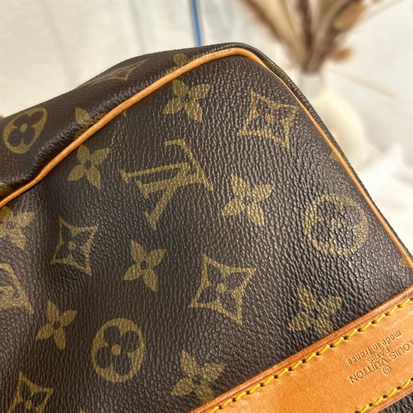 Authentic Louis Vuitton Monogram Keepall 50 with strap - Picture 11 of 17